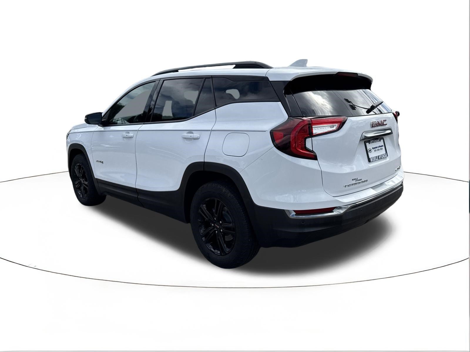 Used 2024 GMC Terrain AT4 w/ Tech Package AWD/4WD image 5