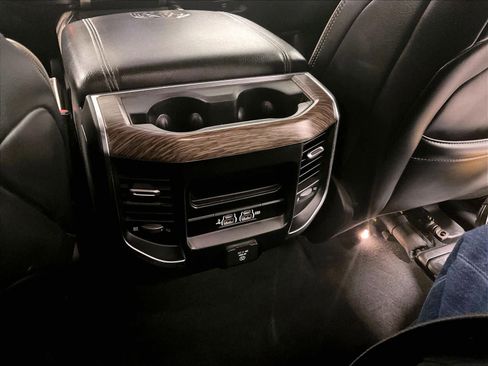 Used 2019 RAM 1500 Laramie image 27