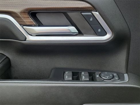 Used 2024 Chevrolet Silverado 2500 LT image 17