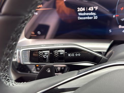 New 2026 Cadillac Lyriq Premium Luxury image 14