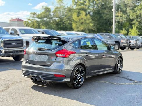 Used 2018 Ford Focus ST FWD image 8