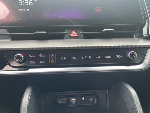 Certified 2025 Kia Sportage SX image 10