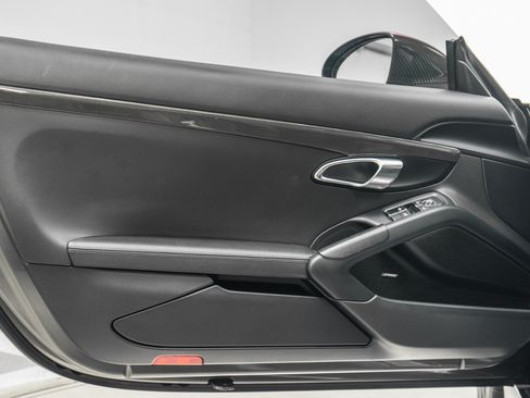 Used 2019 Porsche 718 Cayman S RWD image 39