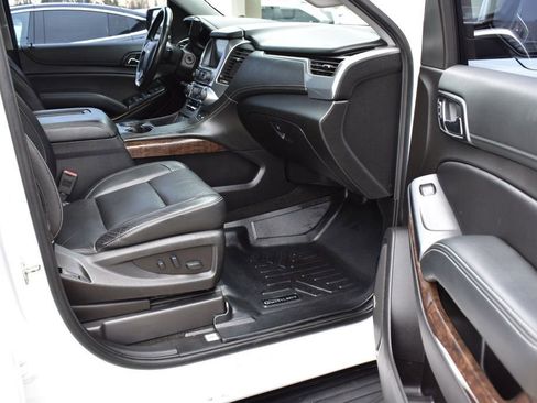 Used 2018 Chevrolet Suburban LT image 21