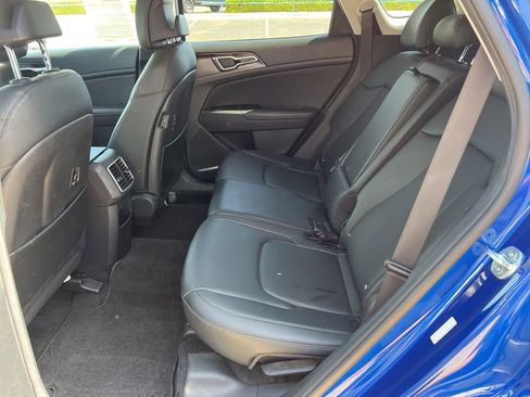 Used 2023 Kia Sportage EX FWD image 18