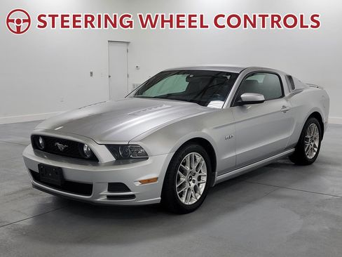Used 2014 Ford Mustang GT Premium RWD image 4