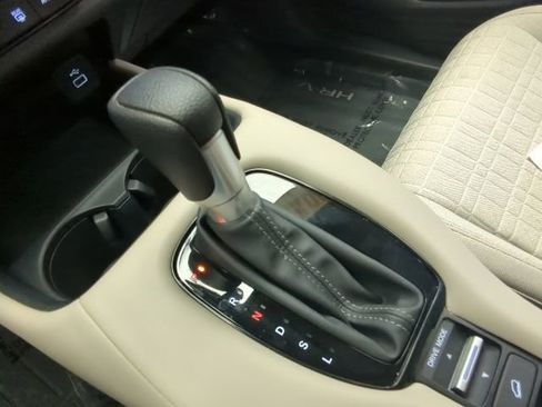 Used 2023 Honda HR-V LX image 21