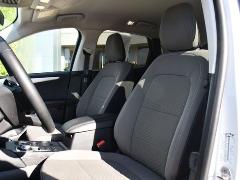 Used 2022 Ford Escape SE w/ Cold Weather Package image 13