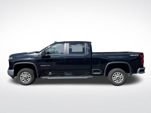 Used 2025 Chevrolet Silverado 2500 LT w/ Convenience Package AWD/4WD image 2