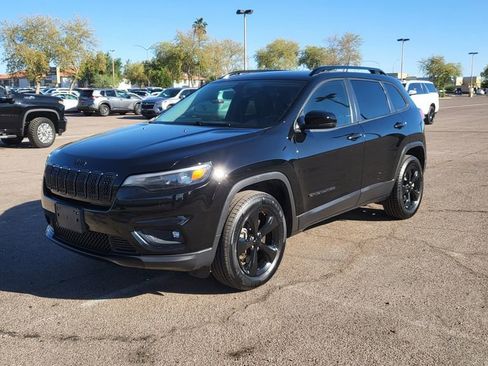 Used 2019 Jeep Cherokee Latitude Plus image 4