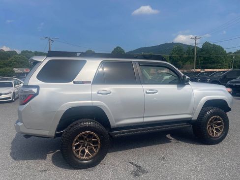 Used 2020 Toyota 4Runner SR5 image 8