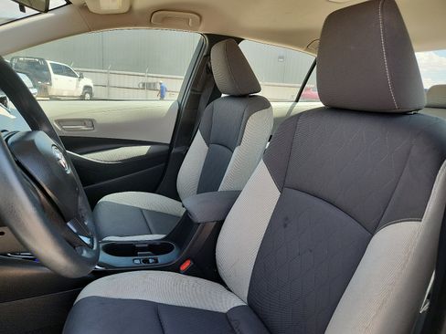 Used 2025 Toyota Corolla LE FWD image 13