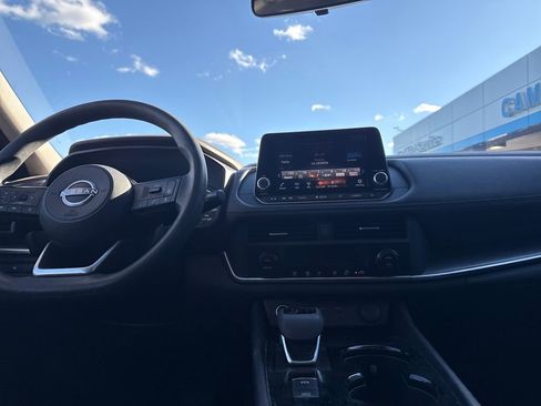 Used 2023 Nissan Rogue SV image 15