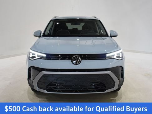 New 2026 Volkswagen Taos SE image 2