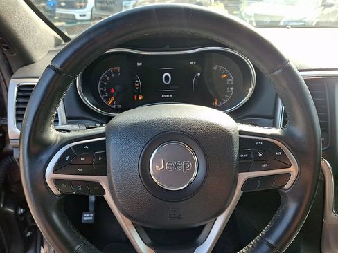 Used 2019 Jeep Grand Cherokee Laredo AWD/4WD image 19