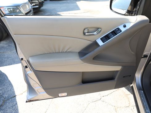 Used 2010 Nissan Murano SL w/ Leather Pkg image 16