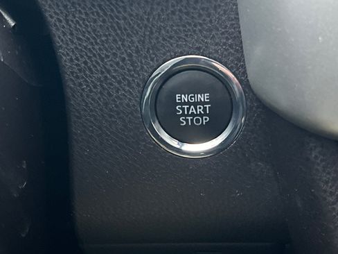 Used 2018 Toyota Highlander XLE image 23