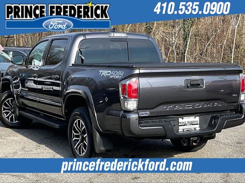 Used 2022 Toyota Tacoma TRD Sport w/ Technology Package image 12