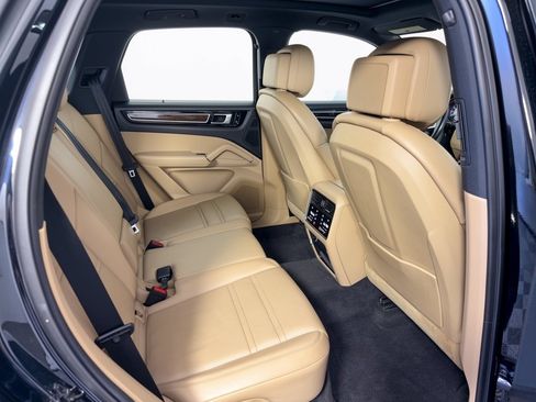 Used 2019 Porsche Cayenne AWD/4WD image 29