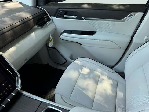 New 2026 GMC Acadia Denali w/ Super Cruise Package FWD image 27