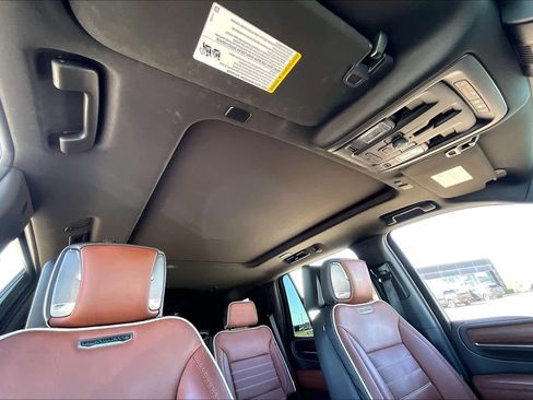 Used 2023 GMC Yukon Denali Ultimate image 14