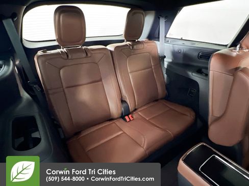 Used 2025 Lincoln Aviator Reserve w/ Equipment Group 201A AWD/4WD image 17