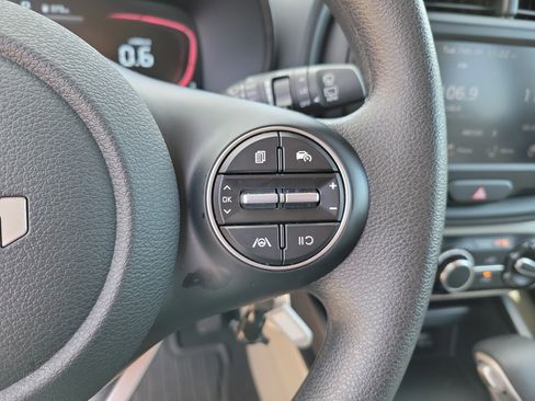 Used 2025 Kia Soul LX w/ LX Technology Package image 14
