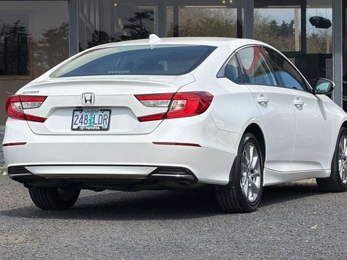 Used 2018 Honda Accord LX image 4