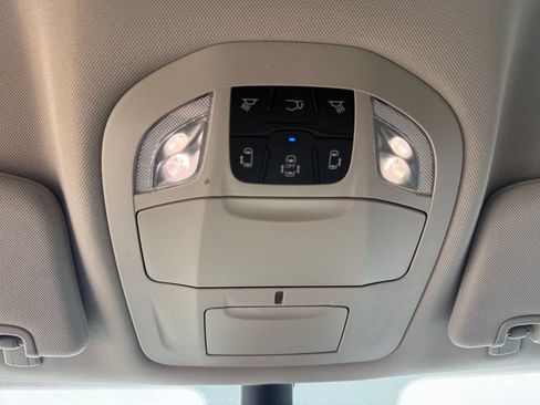 Used 2023 Chrysler Pacifica Touring-L FWD image 47