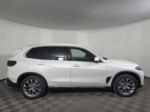New 2026 BMW X5 xDrive40i w/ Premium Package AWD/4WD image 8