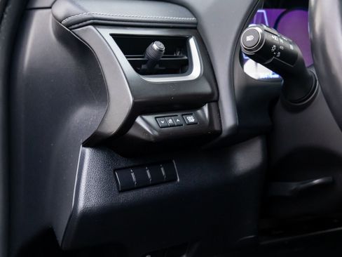 Used 2021 Lexus UX 200 w/ Accessory Package (Z1) image 20