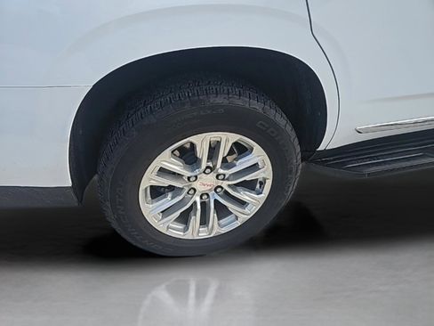 Used 2024 GMC Yukon SLT w/ SLT Luxury Package image 15