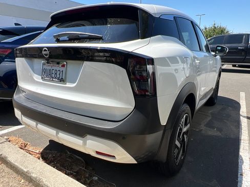 Certified 2025 Nissan Kicks SV FWD image 7