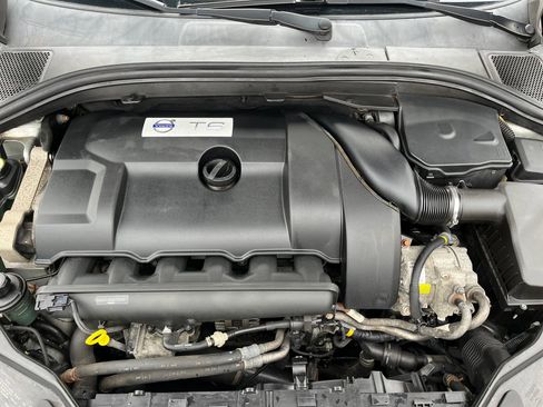 Used 2012 Volvo XC60 T6 R-Design image 29