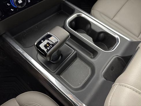 Used 2025 Chevrolet Silverado 1500 LTZ w/ LTZ Premium Package AWD/4WD image 26