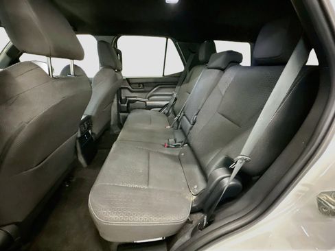 Used 2025 Toyota 4Runner SR5 AWD/4WD image 28