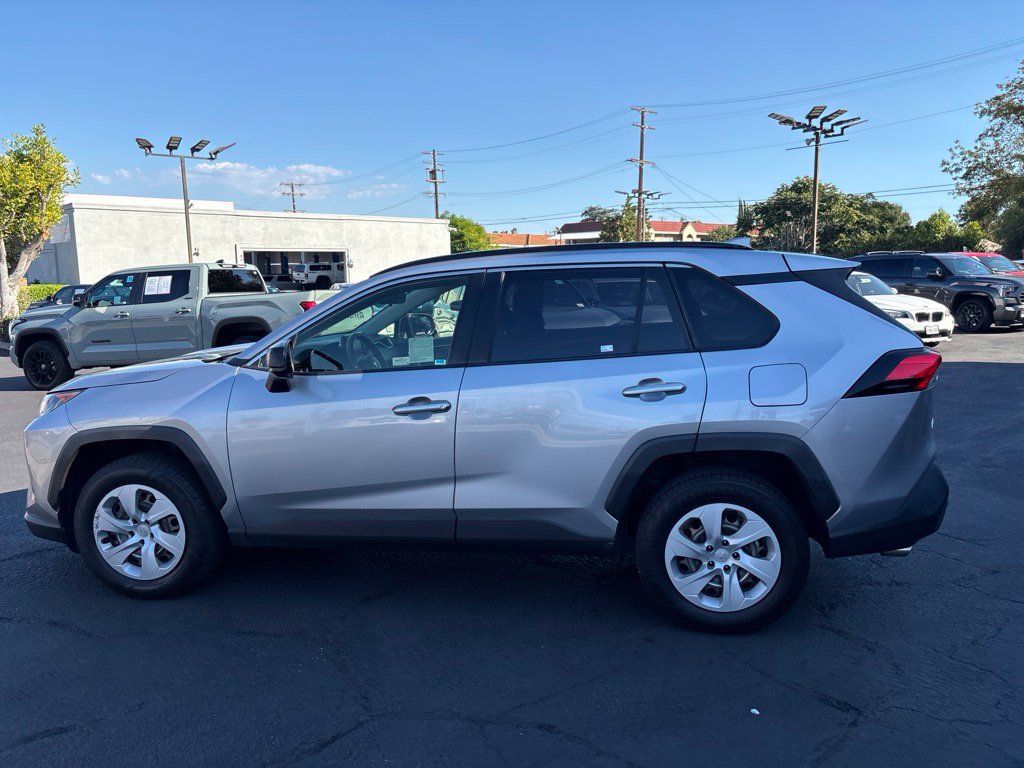 Used 2019 Toyota RAV4 LE w/ Carpet Mat Package FWD image 7