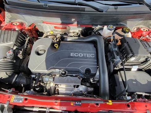 Used 2022 Chevrolet Equinox RS w/ RS Leather Package image 17