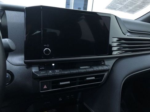 Certified 2025 Toyota Camry SE image 19