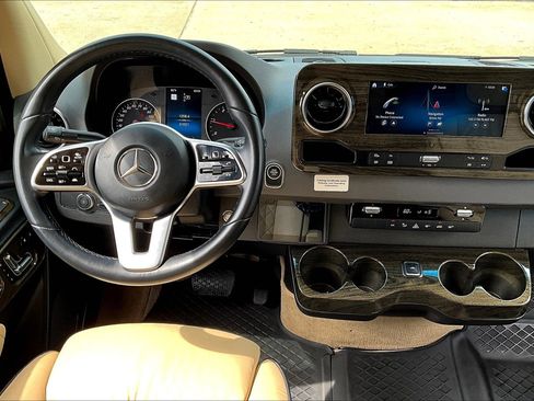 Used 2021 Mercedes-Benz Sprinter 3500 image 5