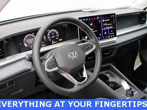 New 2026 Volkswagen Tiguan SE image 2