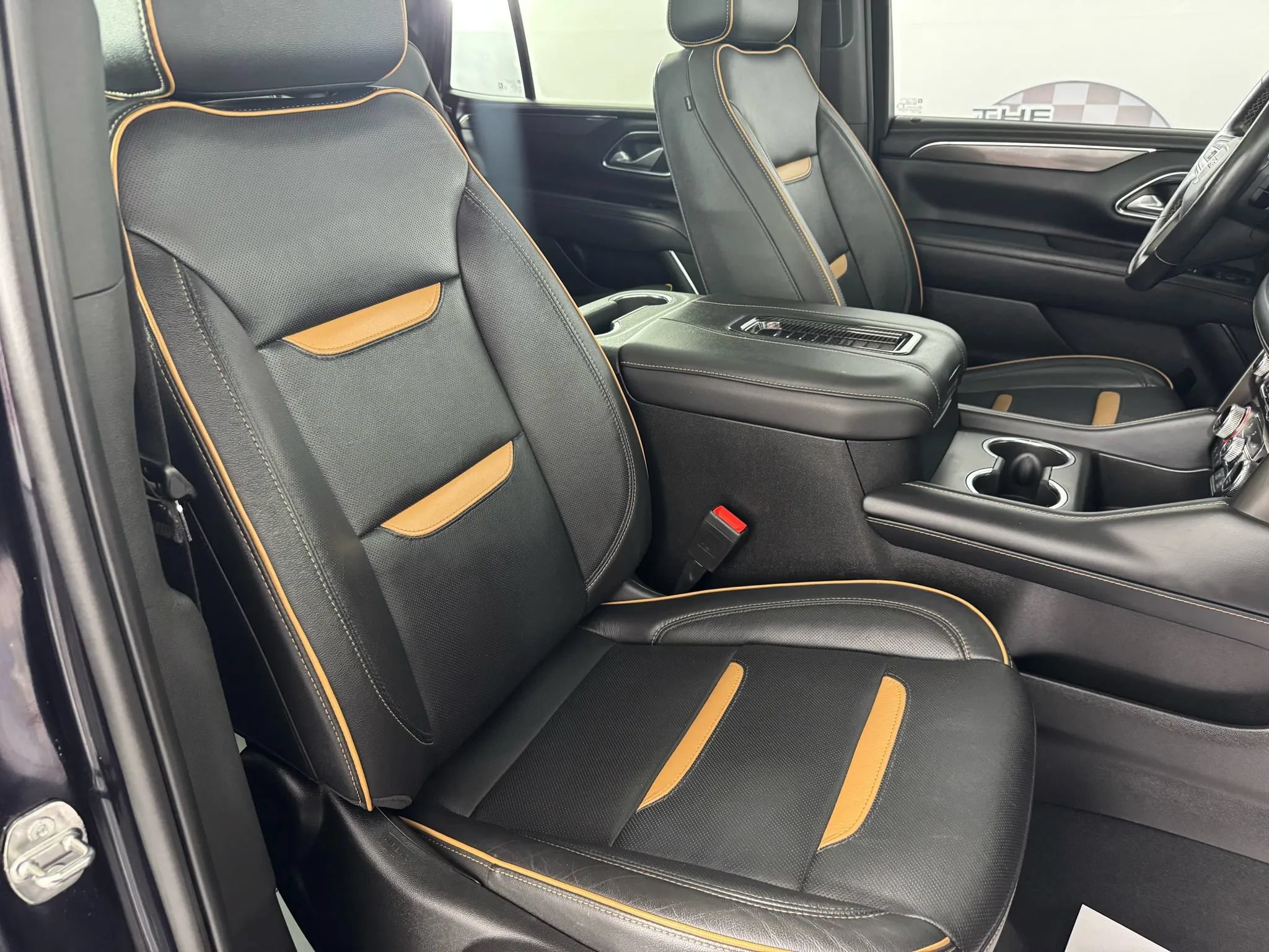 Used 2022 GMC Yukon AT4 AWD/4WD image 37