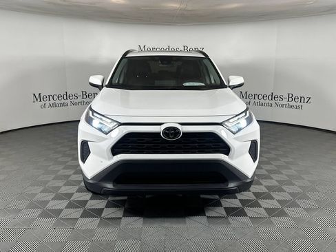 Used 2022 Toyota RAV4 XLE w/ Convenience Package FWD image 2