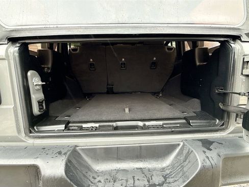 Used 2022 Jeep Wrangler Unlimited Sport image 30