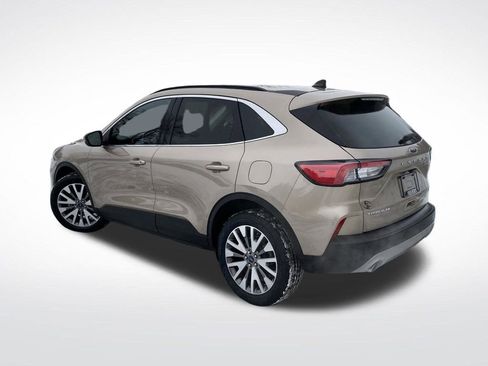 Used 2021 Ford Escape Titanium image 3