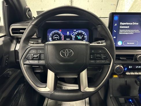 Used 2025 Toyota 4Runner TRD Off-Road Premium AWD/4WD image 18