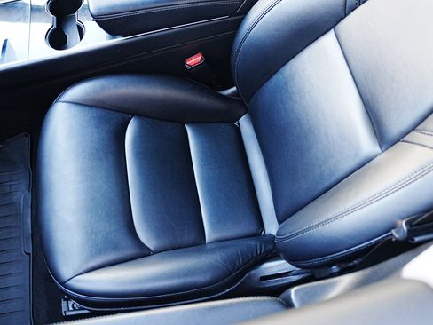 Used 2018 Tesla Model 3 Long Range image 9