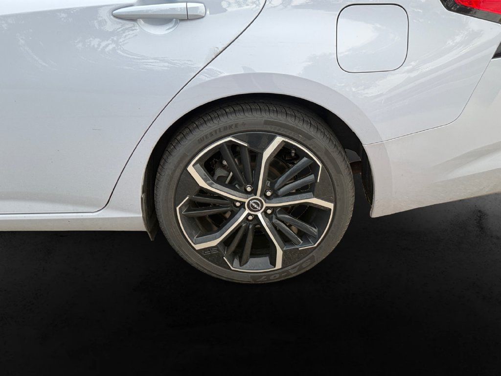 Used 2025 Nissan Altima 2.5 SR FWD image 11
