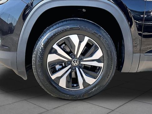 Used 2024 Volkswagen Atlas Cross Sport SE FWD image 11