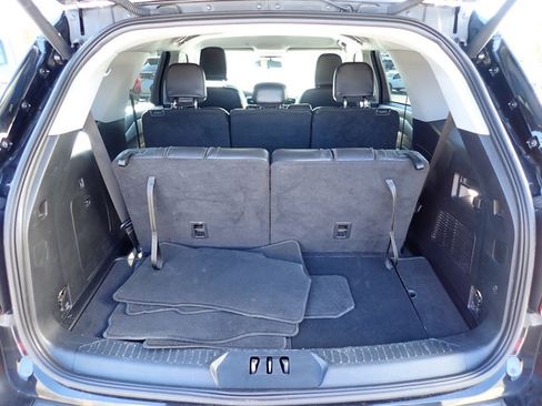 Certified 2022 Ford Explorer XLT w/ Equipment Group 202A image 5